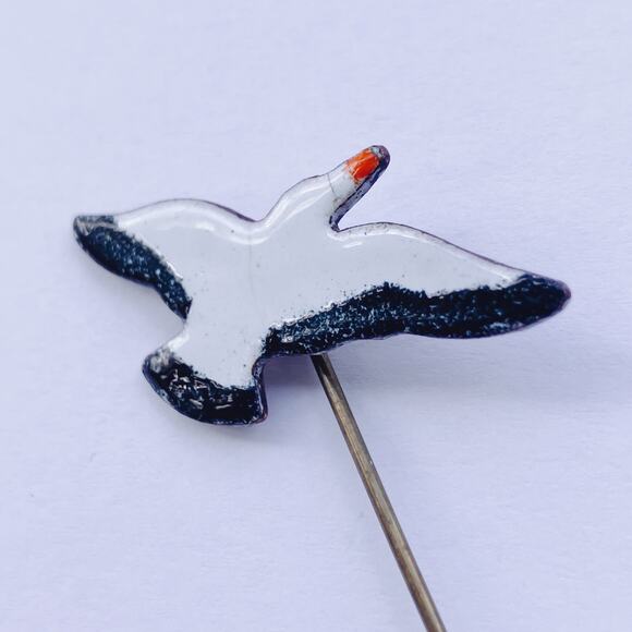 Mid Century Enamel Seagull Stick Pin Bird Brooch Gold Tone Beach Hat Jewelry 50s - Picture 4 of 7